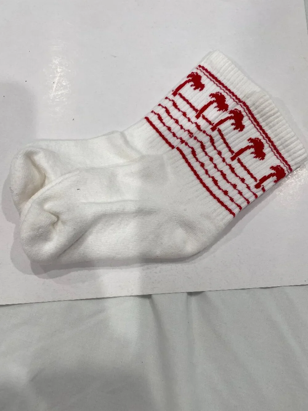 IN N OUT, NWOT KIDS DRINK CUP SOCKS, size S/M, classic crew socks in white/red.